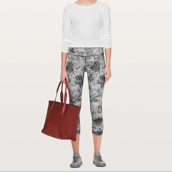 Lululemon‎ Leggings Wunder Under High Rise Serigraph Printed Cropped Size 4 - Picture 1 of 9